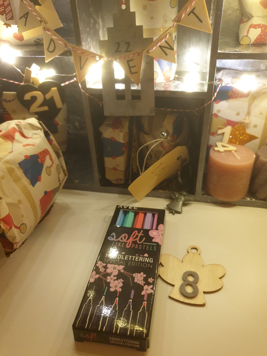 Mooie handletterstiften/pennen in mijn #adventtwit vandaag.