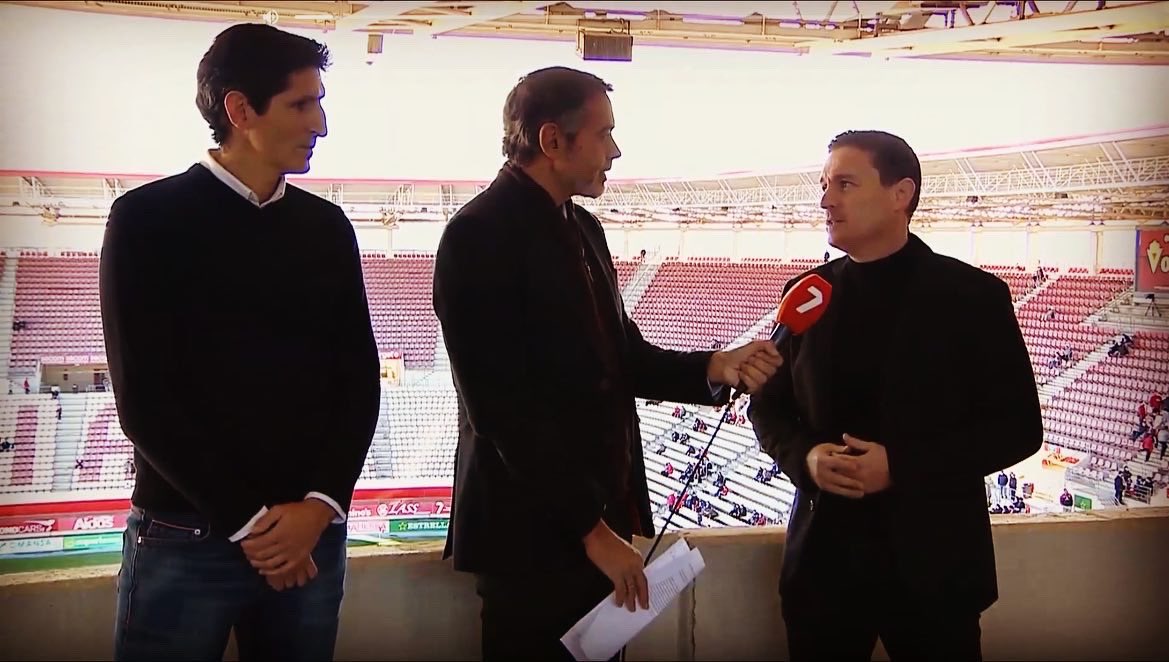 davidjavega's tweet photo. #RealMurciaMelilla
#2RFEF
#EstadioEnriqueRoca
#JuanCervantesDavidKaranka
#La7TV https://t.co/BMT9Nkkoni