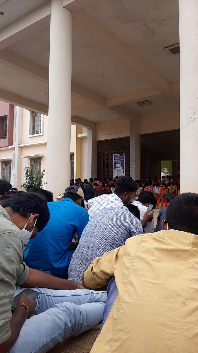 vijaysripelli's tweet photo. #savekucet @KTRTRS @SabithaindraTRS @TelanganaCMO @DrTamilisaiGuv @RSPraveenSwaero WE THE KU CLG OF ENGG STUDENTS DOING STRIKE FOR 3DAYS FOR  CONSIDERING CIVIL AND IT COURSE AS REGULAR COURSE .BUT OUR "VC" IS NOT RESPONDING.THIS PROVES THAT GOVT WONT RESPOND TO STUDENT PROBELMS https://t.co/HztAOWAlpe