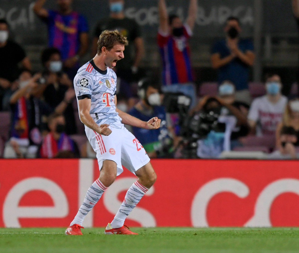 onabru20's tweet photo. RT al Müller de la suerte para que esta noche el Bayern machaque al Barça https://t.co/i1FHo9yuqI