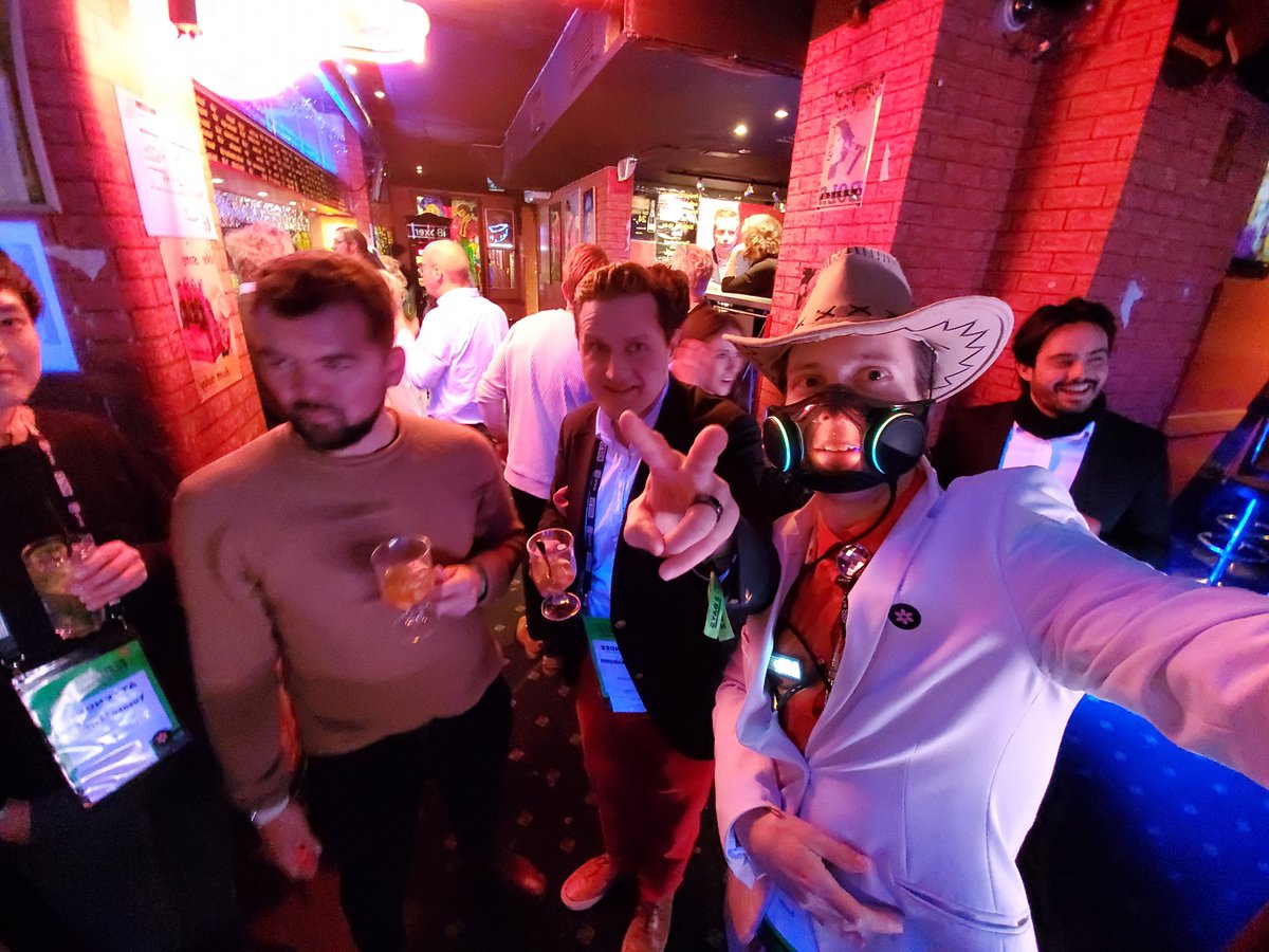 SviFi's tweet photo. Just concluded the Slush week, my favorite week of the year, the most exciting, but also the hardest as it takes over all your time with no chance to sleep 😄  I made amazing new connections with new customers, partners, and possibly investors for @DeskMeCom! Thank you, @SlushHQ! https://t.co/Rcxnvy5oMl