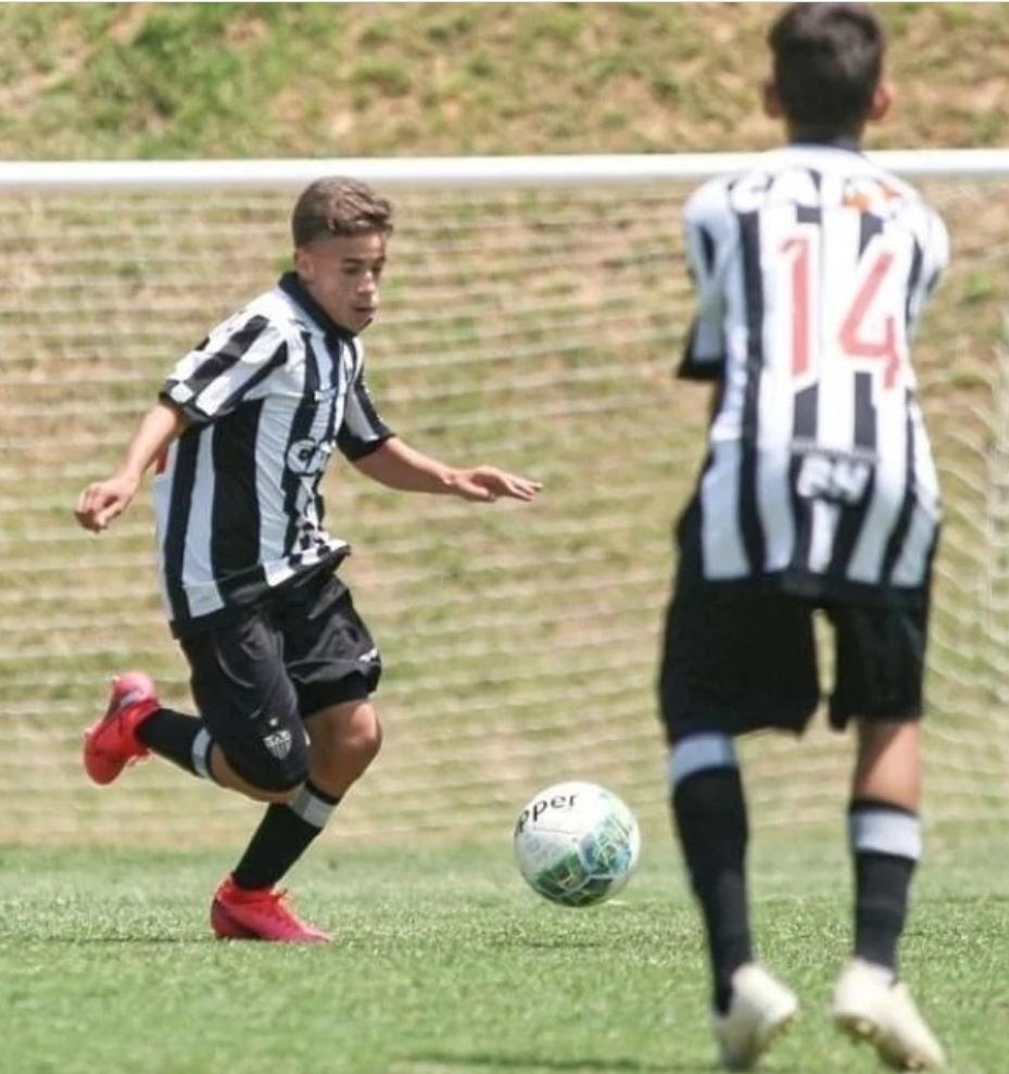pscfutebol's tweet photo. E a nossa Cria Walter arrebentando nas categorias de base do #galodoido.

Vai pra cima moleque.

@GaloNaVeia 
@Atletico 
#Atletico https://t.co/H7pZyR8ayJ