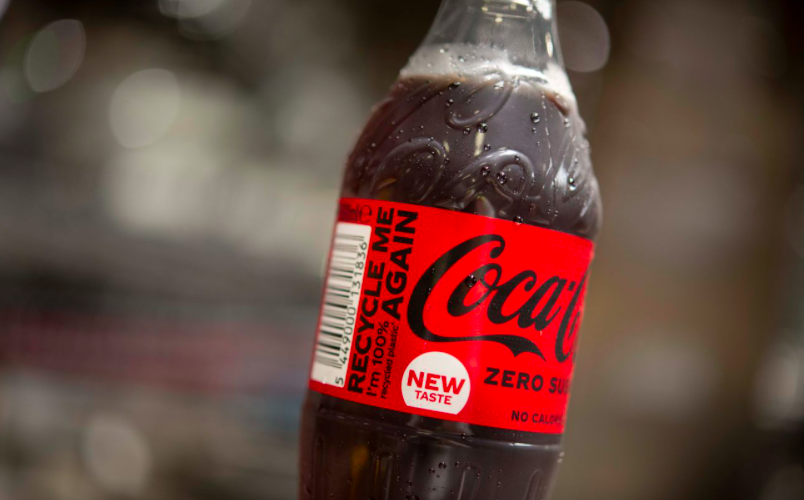 CocaCola_EU's tweet photo. "Just as we offer many drinks with no sugar, we want all our drinks to come with no waste and no emissions either."
Our president Nikos Koumettis explains how we're taking action to curb climate change and reach our target of being Net-Zero by 2040.

https://t.co/6oPx38u2uA https://t.co/Kcl6aRXt7y