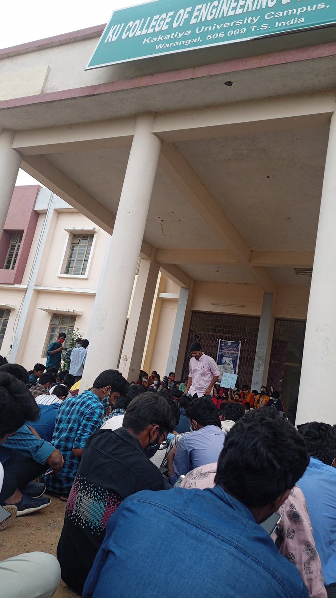 nithin_08_'s tweet photo. We the students of ku engineering college ,since 3days we are protesting to consider our main aim i.e consider self finance courses as regular courses.But VC sir not is responding ..
#SaveKUCET
@RSPraveenSwaero 
@revanth_anumula 
@KVishReddy https://t.co/wEf7sjaBy3 https://t.co/bah1iGZKoX