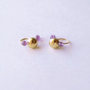 KAUNIS_JP's tweet photo. こちらが「イヤークリップ(イヤリング)」になります。裏側のキャッチの部分には表側とはまた違った天然石が使われているものも多く、色や素材のバランスをお楽しみいただけます。https://t.co/sTyG353ysy https://t.co/s4RIZzmSEi
