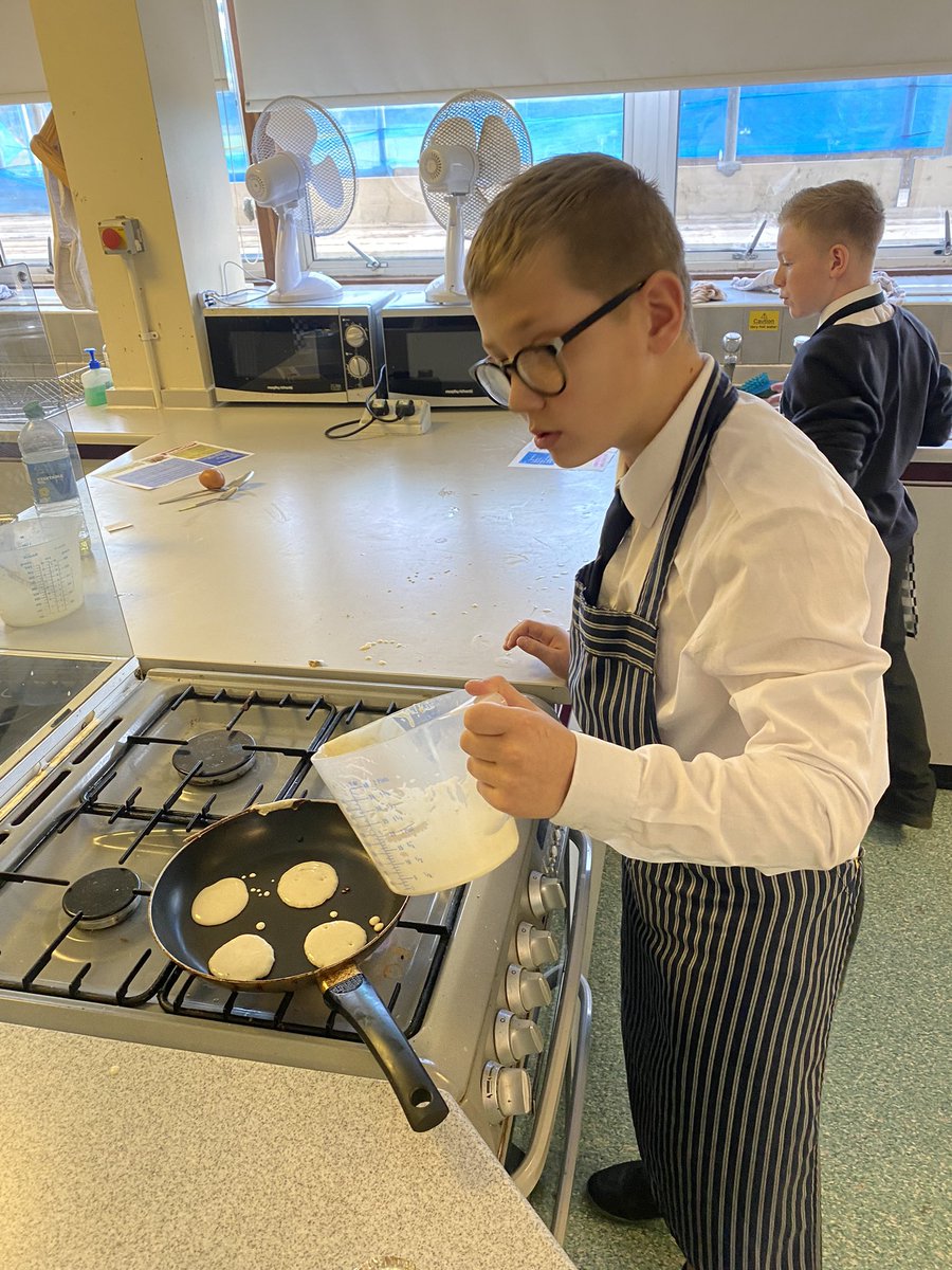 LonghillHighTL's tweet photo. Year 7 working hard in creativity and enterprise this morning. Developing skills in cooking and in textiles. #Aspiration #Determination #Success https://t.co/R2Wp5l4TFD