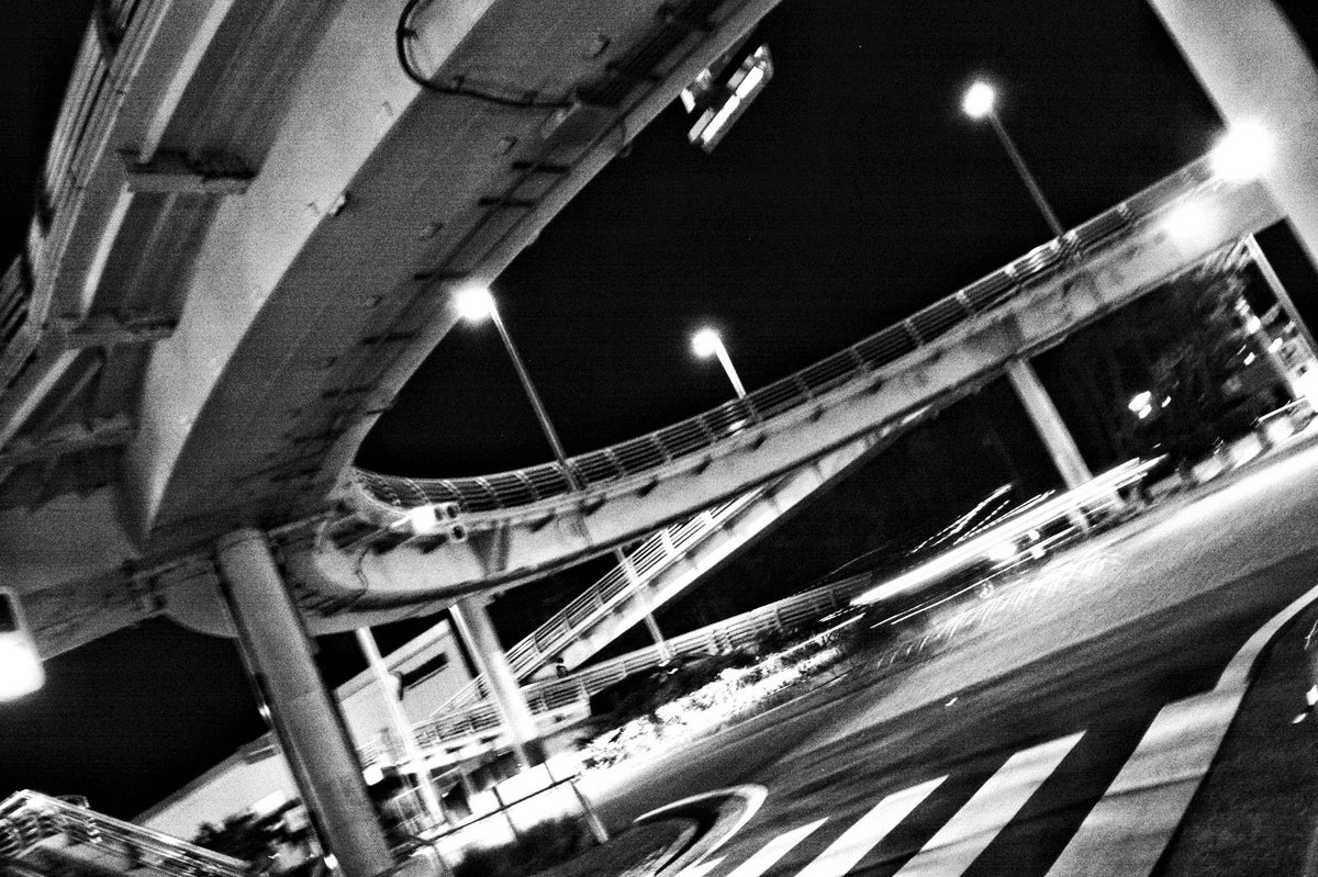 hippies21th's tweet photo. 片瀬2021年10月30日 #反映え主義
湘南だ。ここに「プチ逆映え」が生じているのかどうか今なお検証中だ。
だが、これはこれでよい写真だ。
#セレクト反映え
#katase #anti_instagrammableism #streetphotography #photography https://t.co/FMuB46cfik