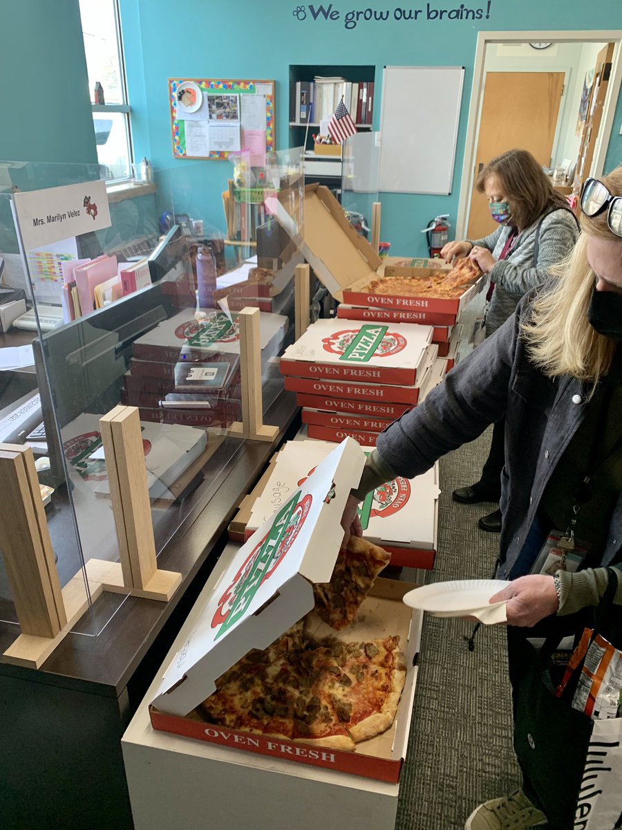 KelleyHanover's tweet photo. Thank you Bash Vinca at Casa Di Roma for the wonderful pizza lunch for all educators at Hanover School!   Everyone felt appreciated🍕❤️🍕 https://t.co/Xo8UbivD2q