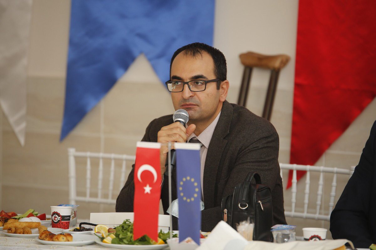MersinMesleki's tweet photo. "Mesleki Eğitim Yoluyla Sosyal ve Ekonomik Uyum (SEUP)" projesi kapsamında Mezitli Mesleki ve Teknik Anadolu Lisesinde iş dünyasının ileri gelenleri ve eğitim camiası bir araya geldi.

@nznsener @aliihsansu_ @AdemKoca46 @YilmazGUNDOGAN https://t.co/3mme0E6y7t