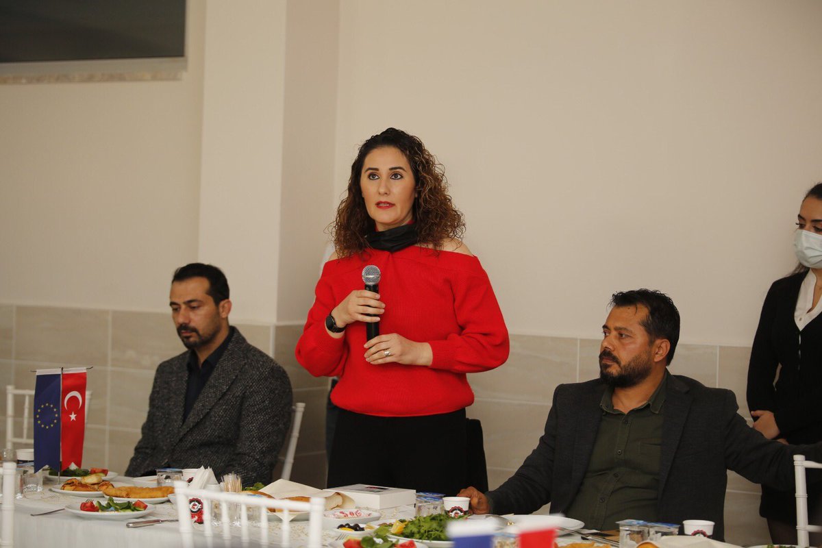 MersinMesleki's tweet photo. "Mesleki Eğitim Yoluyla Sosyal ve Ekonomik Uyum (SEUP)" projesi kapsamında Mezitli Mesleki ve Teknik Anadolu Lisesinde iş dünyasının ileri gelenleri ve eğitim camiası bir araya geldi.

@nznsener @aliihsansu_ @AdemKoca46 @YilmazGUNDOGAN https://t.co/3mme0E6y7t