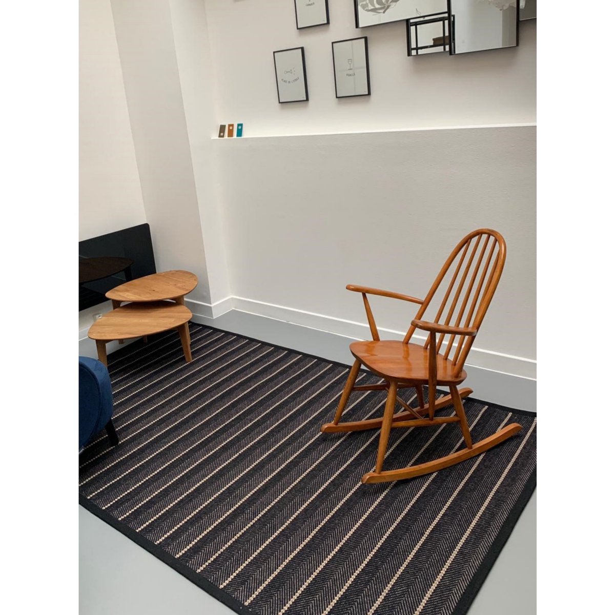 hartleytissier's tweet photo. A stylish rug made from our 'Tendance IV' broadloom wool carpet. 😎
#hartleytissier #hartleyandtissier #madeinengland #designedinfrance #flatweave #wool #carpet #stairrunner #rug #interiordesign #luxurylifestyle #staircase #flooring #floorcovering #woodenstairs #staircarpet https://t.co/WfsaotArrG