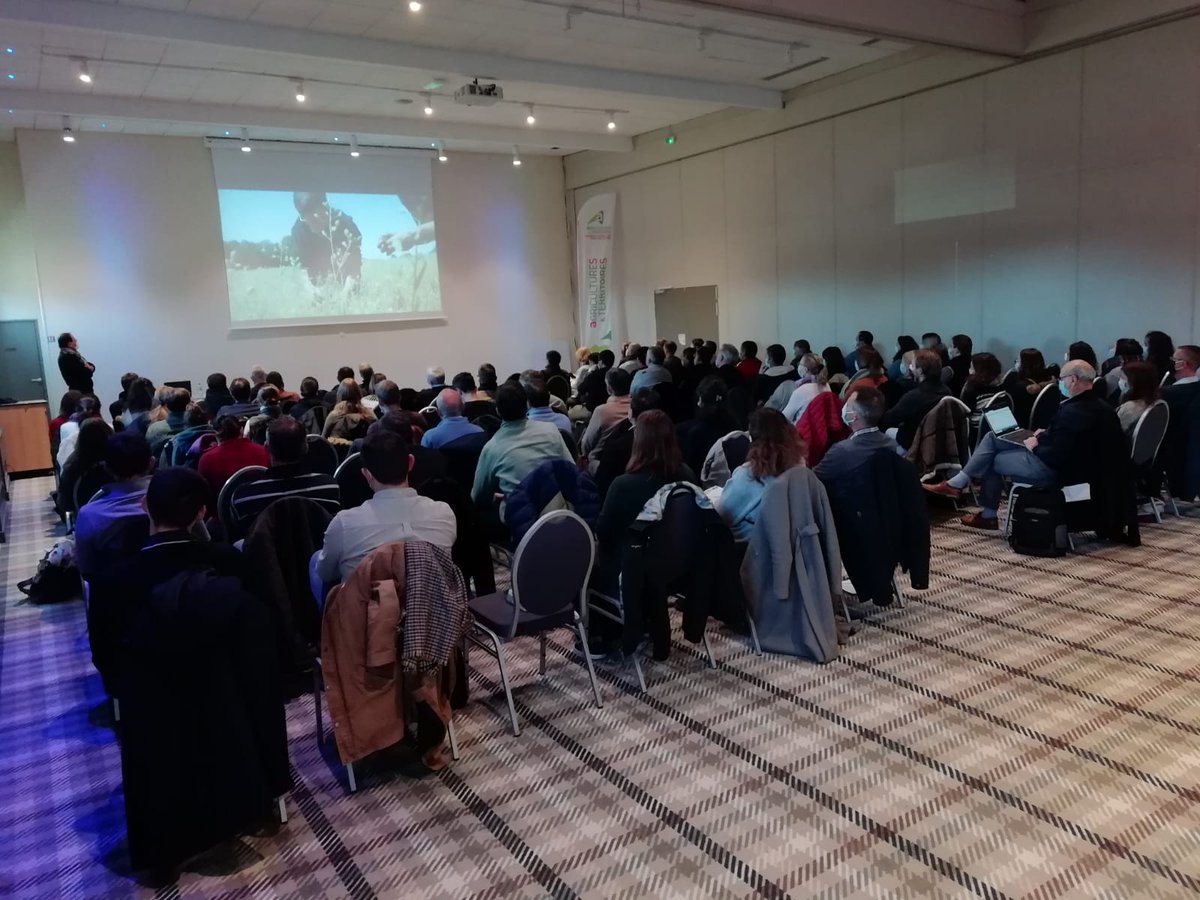 ChambagriCvl's tweet photo. Colloque #prdar #dephy : Les 🔑 de la réussite pour faire évoluer son système.
Une centaine de personnes assistait à la plénière ce matin. Des ateliers sont proposés ensuite avec des témoignages d'#agriculteurs et #conseillers.
#ChampsdActions #ChambAgri #agriculteurinnovant https://t.co/RGrTF4lFHk