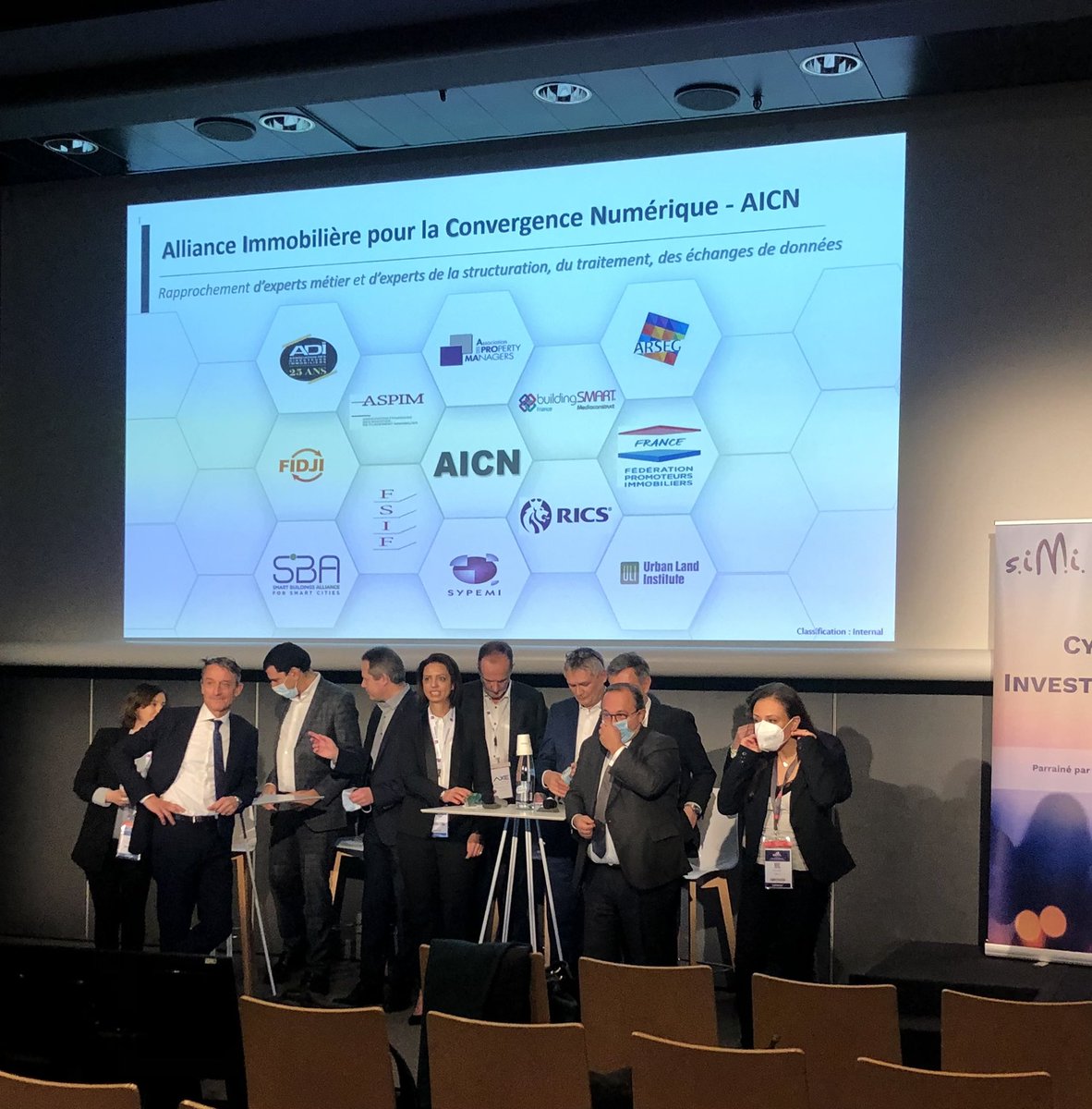 adi_france's tweet photo. @adi_france signe avec d’autres associations professionnelles l’Alliance Immobilière pour la Convergence Numérique #aproma @arseg @ASPIM_fr @buildingSMARTfr #fidji @fpi_fr @RICSnews @SBA_France @Sypemi_FM https://t.co/zRhiY0Y6ub