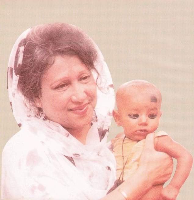 iamx_ihad's tweet photo. #freekhaledazia
#savekhaledazia
#tackbackbangladesh
খালেদা জিয়ার অবস্থা আরও সংকটাপন্ন : মির্জা ফখরুল

গতকাল রাত থেকে বিএনপি চেয়ারপারসন খালেদা জিয়ার আবার রক্তক্ষরণ হচ্ছে। এবার তার অবস্থা আরও সঙ্কটাপন্ন বলে জানিয়েছেন বিএনপি’র মহাসচিব মির্জা ফখরুল ইসলাম আলমগীর। https://t.co/XIeXN77qrf