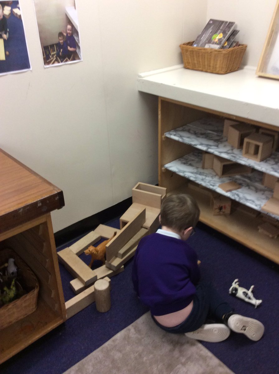 RiverbankNC's tweet photo. We have been constructing train tracks, zoos for animals and ramps for the cars! #buddingbuilders https://t.co/h2y6v5LXJ6