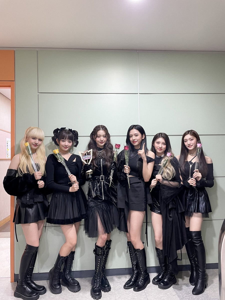mbakbulu's tweet photo. 1st WIN ON SHOW CHAMPION
Congratulations girls
#IVE1stwin #IVE #IVeFirstwin https://t.co/VEWqk6kIM0