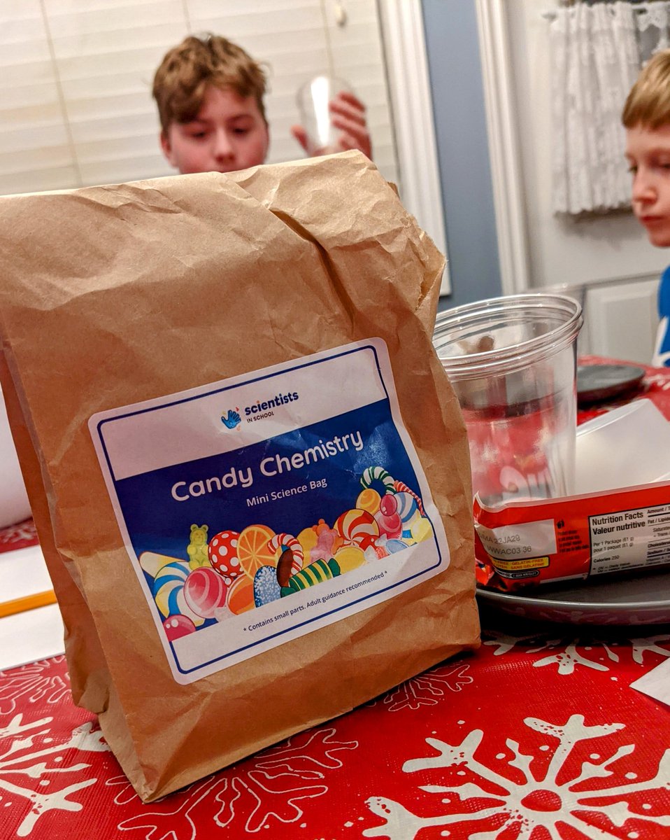Emilyearle93's tweet photo. Candy Chemistry with @RoncalliSchool and @Sci_in_School ! Such a fun night! 🍬 https://t.co/bncvfdZXXf