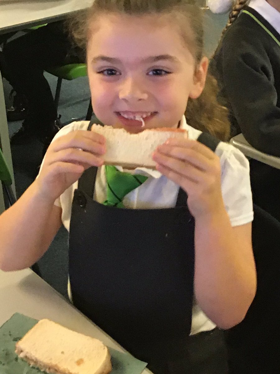 LindenRDPoplar's tweet photo. Consolidating our understanding of imperative verbs in instructions 🍞 
#LindenEnglish #ImperativeVerbs #Instructions #Consolidation @LindenRoad https://t.co/TN3mXeku7M