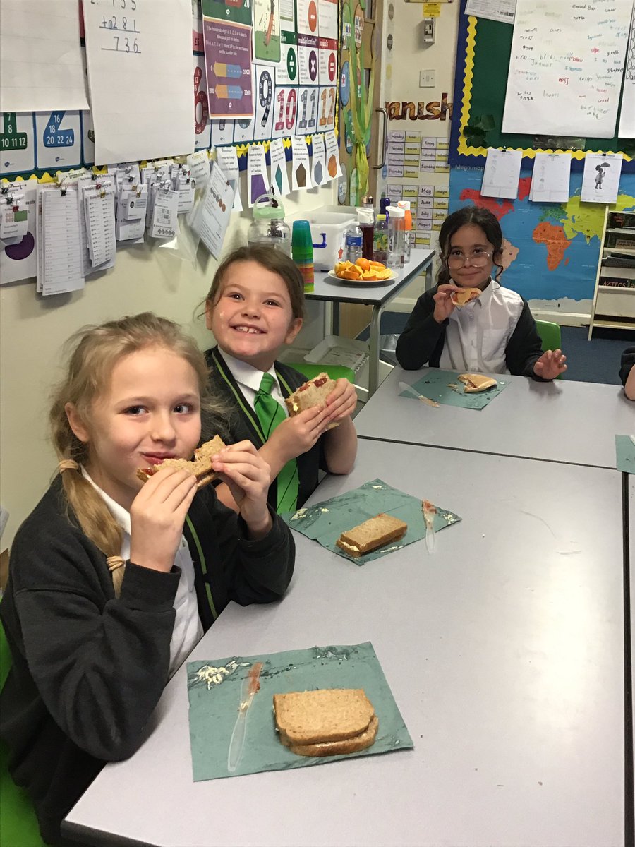 LindenRDPoplar's tweet photo. Consolidating our understanding of imperative verbs in instructions 🍞 
#LindenEnglish #ImperativeVerbs #Instructions #Consolidation @LindenRoad https://t.co/RViIiLeUdr