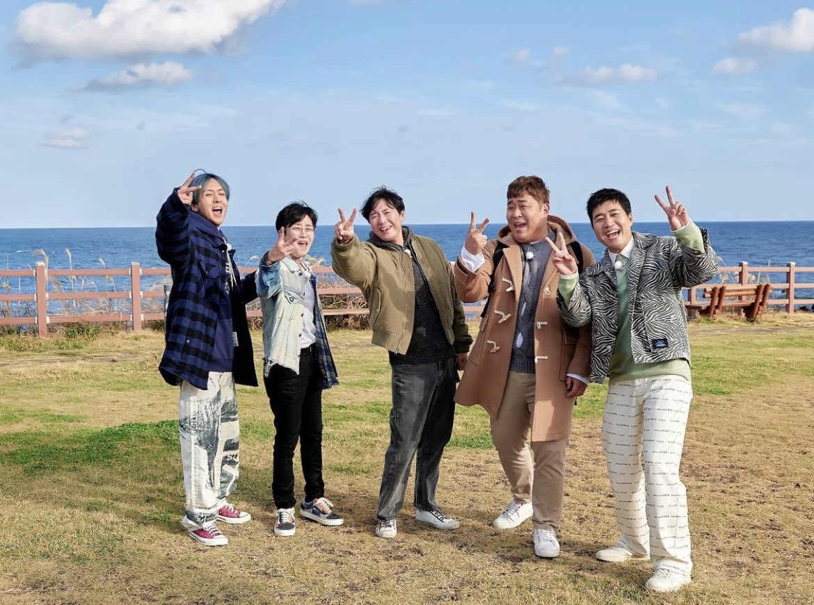 ilbakilfour's tweet photo. Happy 2nd anniversary to my comfort show, 2 Days &amp; 1 Night. I couldn’t be any prouder of these guys for overcoming everything that life threw at them this season. My only wish is for them to stay healthy so they can continue for many more years. 💕
#HappyAnniv2D1N #1박2일시즌4 https://t.co/h220R5MyX0