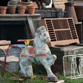 AntiqNewsFairs's tweet photo. The Giant @sheptonflea is back this Sunday 12 December 2021 at The Royal Bath &amp; West Showground from 9.30am - 4pm. Join 400 established dealers with a fantastic array of stock for this #Christmas edition. See https://t.co/7LmkZGXAZV for the full preview #AntiquesFair #SheptonFlea https://t.co/gIgOn9WExm