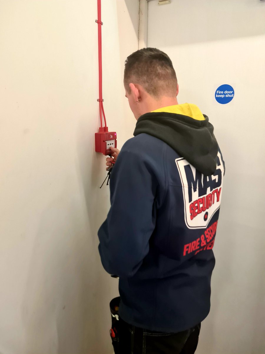 MASSecurity1's tweet photo. A early start this morning for 1 of the #MASengineers as he carries out Fire Alarm services across the Midlands....
#ProtectedbyMAS | #trustinMAS | #MASfamily https://t.co/rUjTOLvPyL