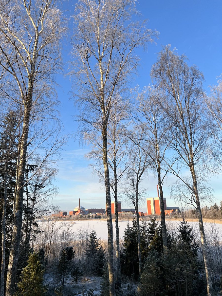Sininen on taivas, valkea on hanki ja laitos on valmis. Haemme käynnistyslupaa puhtaan energian tuotantolaitokselle OL3:lle Säteilyturvakeskukselta.  tvo.fi/ajankohtaista/…