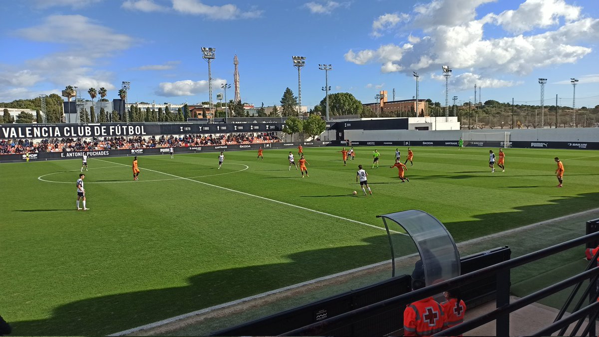 El #VCFMestalla no pilla puente. Duelo ante un <a href="/tcf_oficial/">Torrent C.F.</a> en muy buena dinámica. Buen ambiente en el Puchades. 

#TerceraRFEF <a href="/LaTaronjaDep/">La Taronja Deportiva</a>