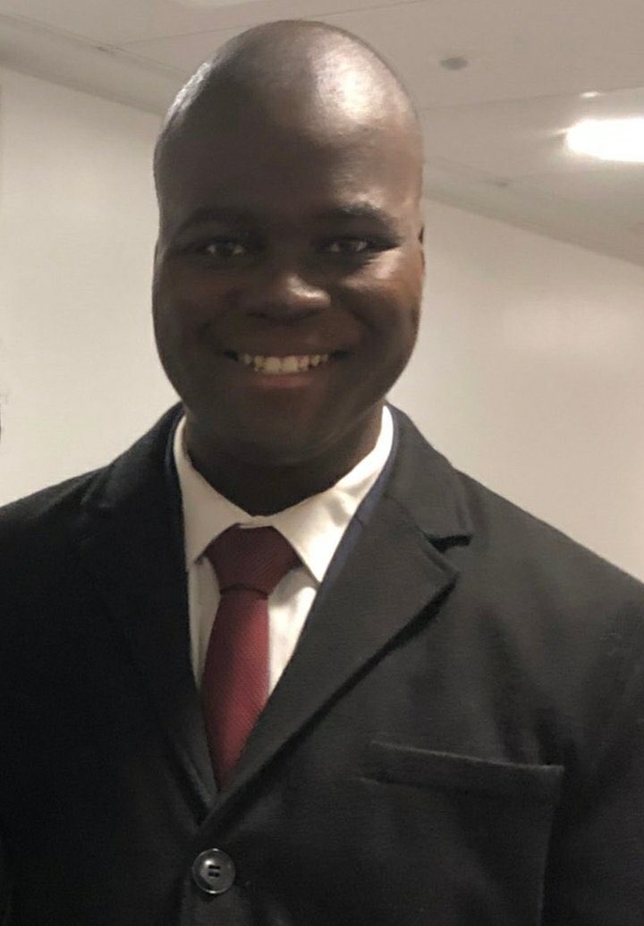 le_yann_pi's tweet photo. Mon papa a proposé qu’on mange des bokits ce soir, j’ai refusé en disant que je préfère une blanquette de Veau https://t.co/wckMKXFWzF