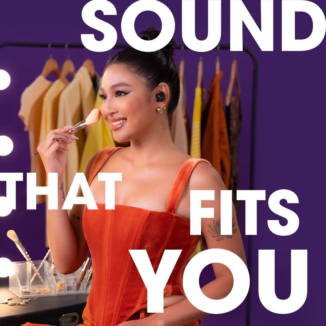 leigh3112's tweet photo. Always be ready get down to business with the #SoundThatFitsYou.
#JBLTourProTWS earbuds (₱10,499)
JBL x nadine
#JBLPH #DareToListen #JBLxNadine #NadineLustre #JBLTrueWireless
©️jblph https://t.co/Vp4Tz9JAW2