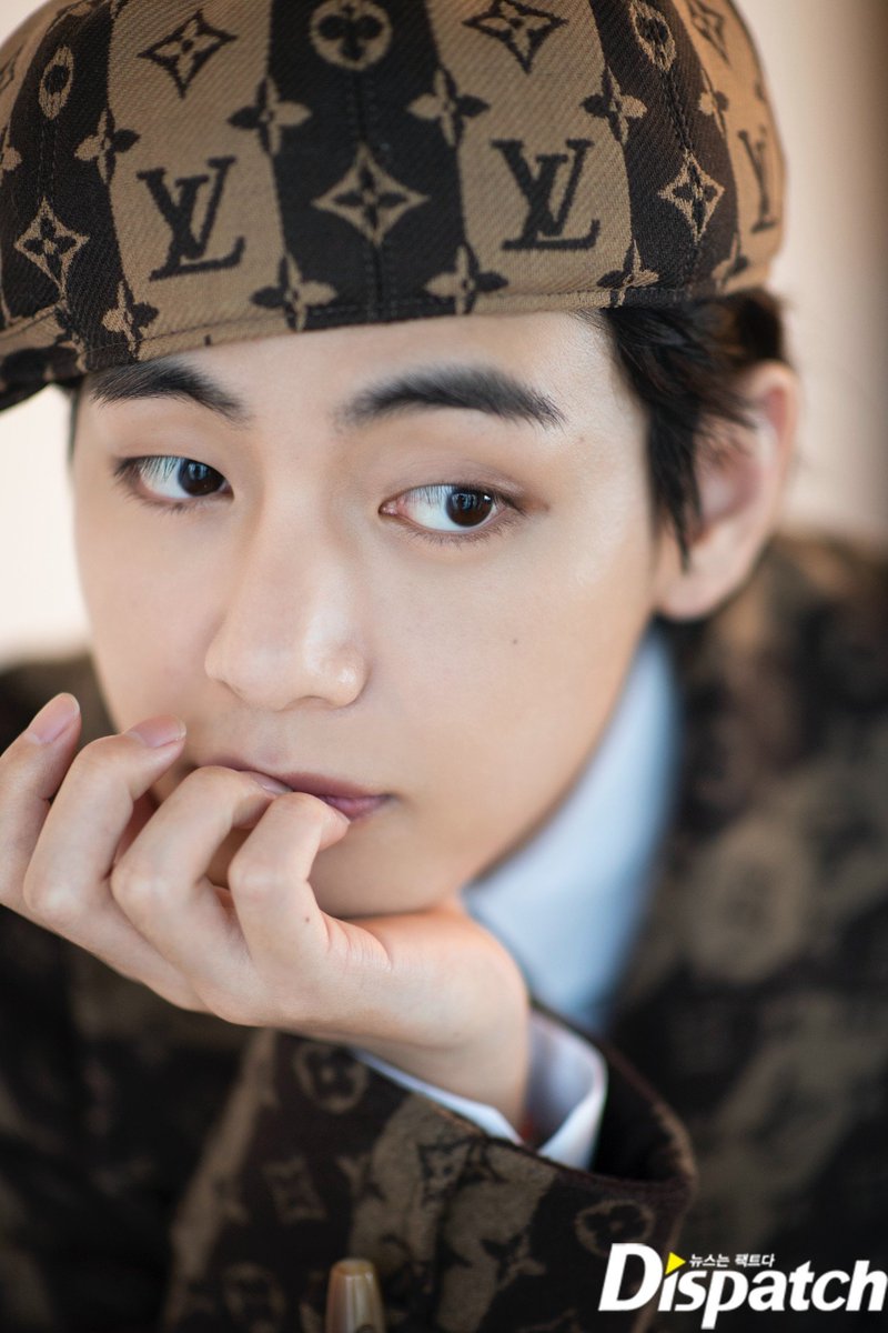 NunaBangtan0793's tweet photo. [ Dispatch x BTS ]

 📸 ( V ) 🐻

#BTSxDISPATCH
#BTS #방탄소년단 #BTSARMY @BTS_twt https://t.co/nBtuBDB9Mg