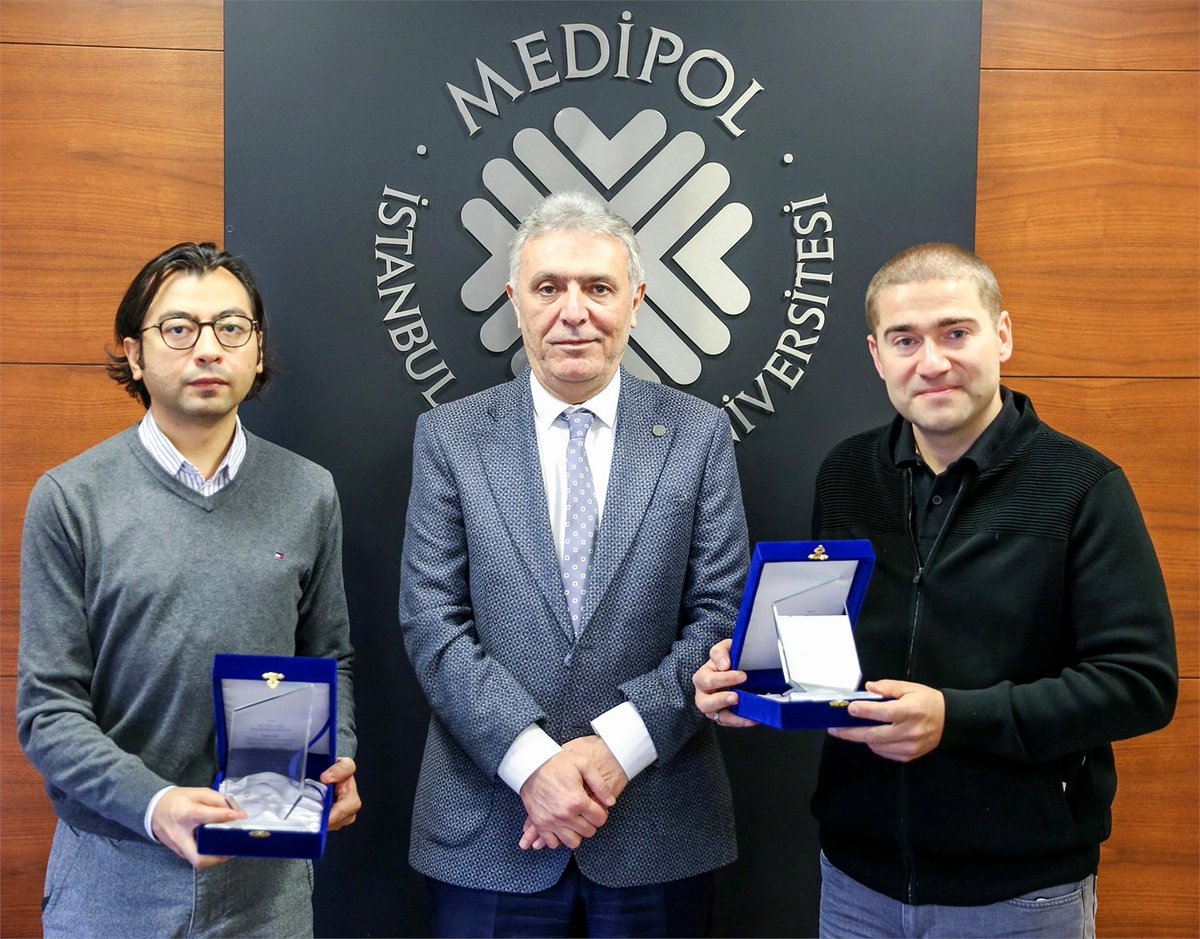 medipolunv's tweet photo. Rektörümüz @profomerceran TÜBA-Üstün Başarılı Genç Bilim İnsanı Ödülü’ne layık görülen Öğretim Üyelerimiz Prof. Dr. Hasan Dinçer ve Dr. Muhammed Fatih Toy’u kabul ederek plaket takdim etti. https://t.co/TbktKKR0DZ