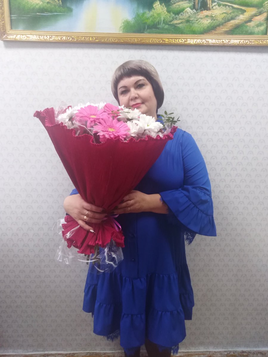spds_kolosok's tweet photo. Коллектив СПДС "Колосок" ГБОУ СОШ пос. Комсомольский поздравляет воспитателя Светлану Викторовну Ашаткину с юбилеем и желает здоровья, исполнения желаний, семейного благополучия и творческих успехов. @spds_kolosok @GboySoshKoms https://t.co/ioEjvSq3kL
