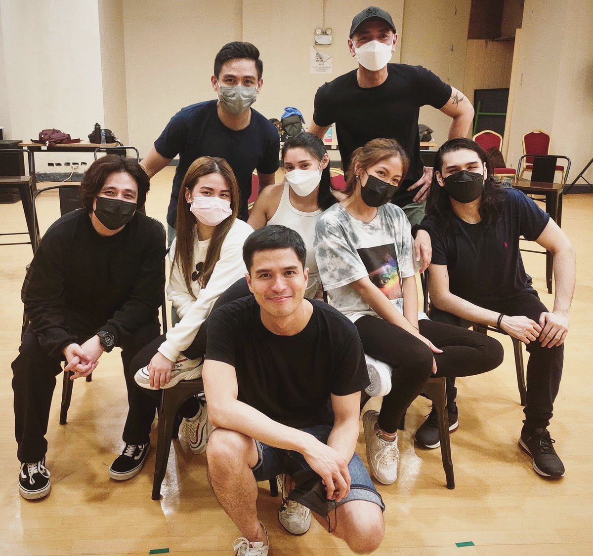 topperwhere's tweet photo. Guess who’s joining the ANG MULING EL BIMBO: AHEB Homecoming Concert this weekend? 🤯 I’ve missed these mofos ♥️🚙♥️
Catch us LIVE this Friday and Saturday at @resortsworldmanila 😎
We stream on KTX this Sunday!
Ibalik si #YoungAnthony. https://t.co/KF4oi3q4eH