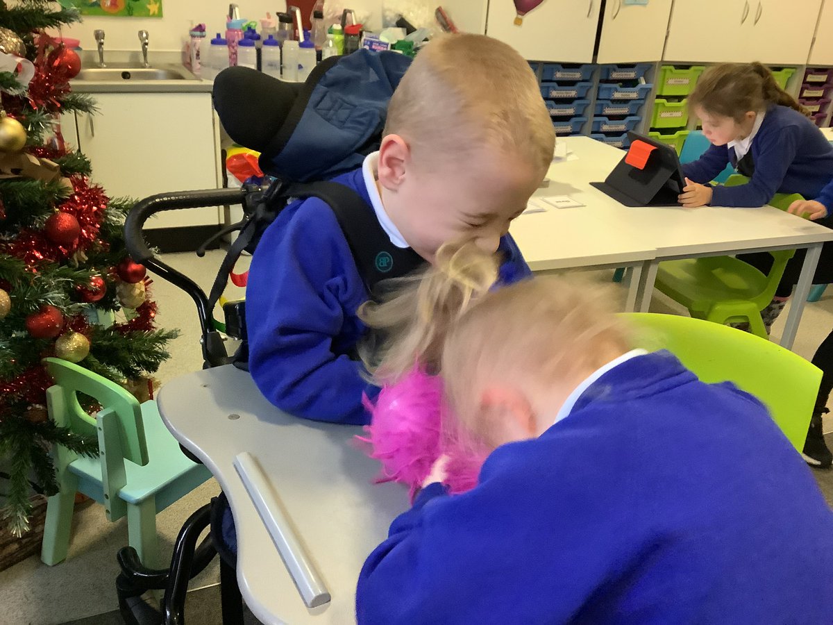 OABroadoak's tweet photo. Wet play means one thing, having fun indoors. Robert and Poppy have had so much fun this break time playing and laughing with each other #lovingthetwinlife #toocutenottoshare #Y1 https://t.co/hKn3Z09Wk0
