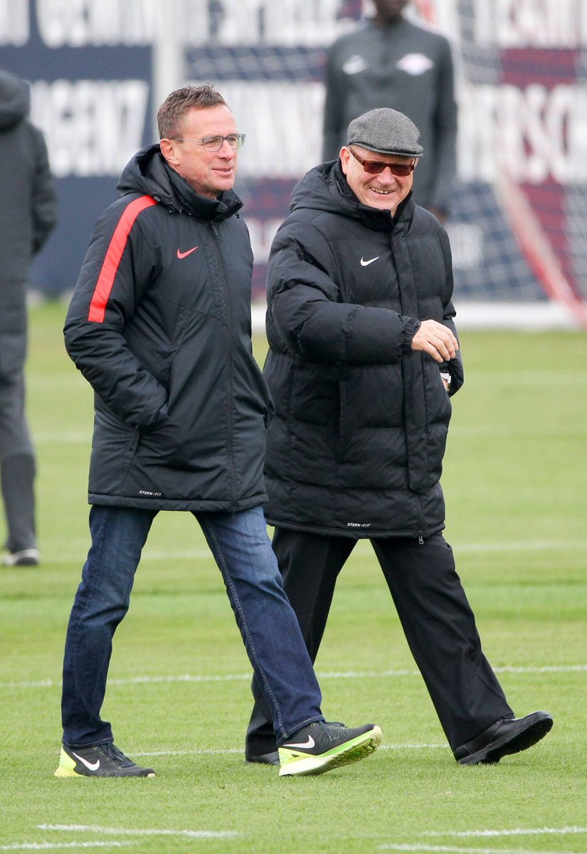 idextratime's tweet photo. 🚨 BREAKING: Ralf Rangnick dikabarkan mengajak salah seorang mentor terdahulunya, Helmut Groß yang kini berusia 75 tahun untuk bergabung bersamanya di Man United musim ini. 

Groß yang sudah pensiun dikabarkan telah menerima tawaran tersebut! 😳

📄 @MullockSMirror via @mufcMPB https://t.co/dDNuXd5Twz