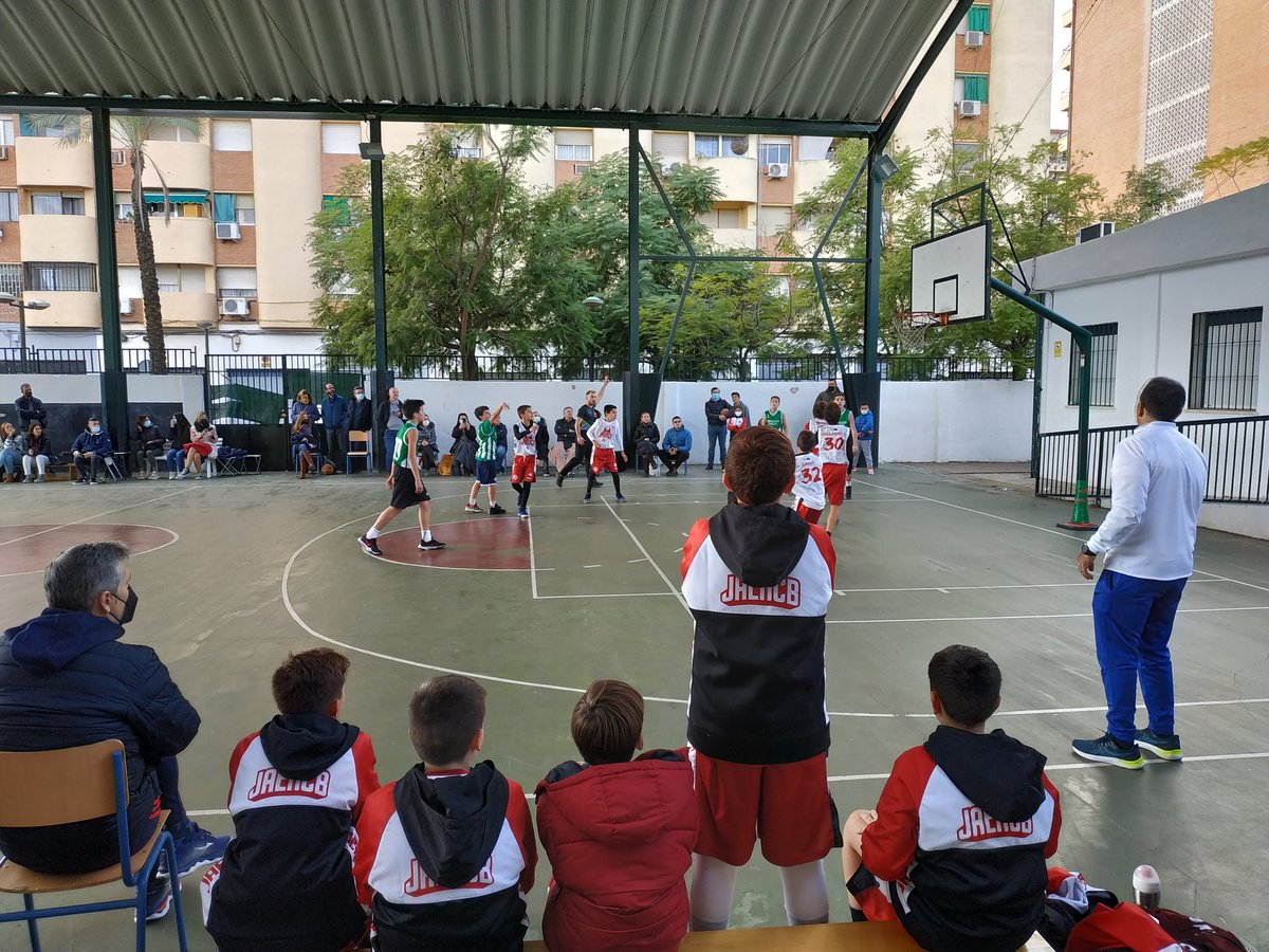 CordobasketCD's tweet image. Comienza el II Torneo Solidario Teleplaca Fundación Prolibertas Minibasket Masculino.
Gracias a @RealBetisBasket y a @JaenCB con la visita!!!