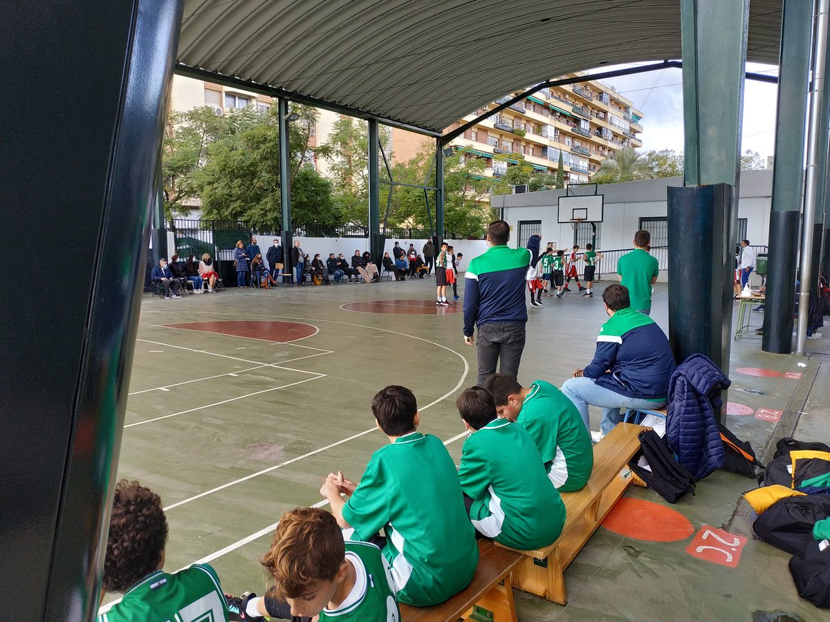 CordobasketCD's tweet image. Comienza el II Torneo Solidario Teleplaca Fundación Prolibertas Minibasket Masculino.
Gracias a @RealBetisBasket y a @JaenCB con la visita!!!