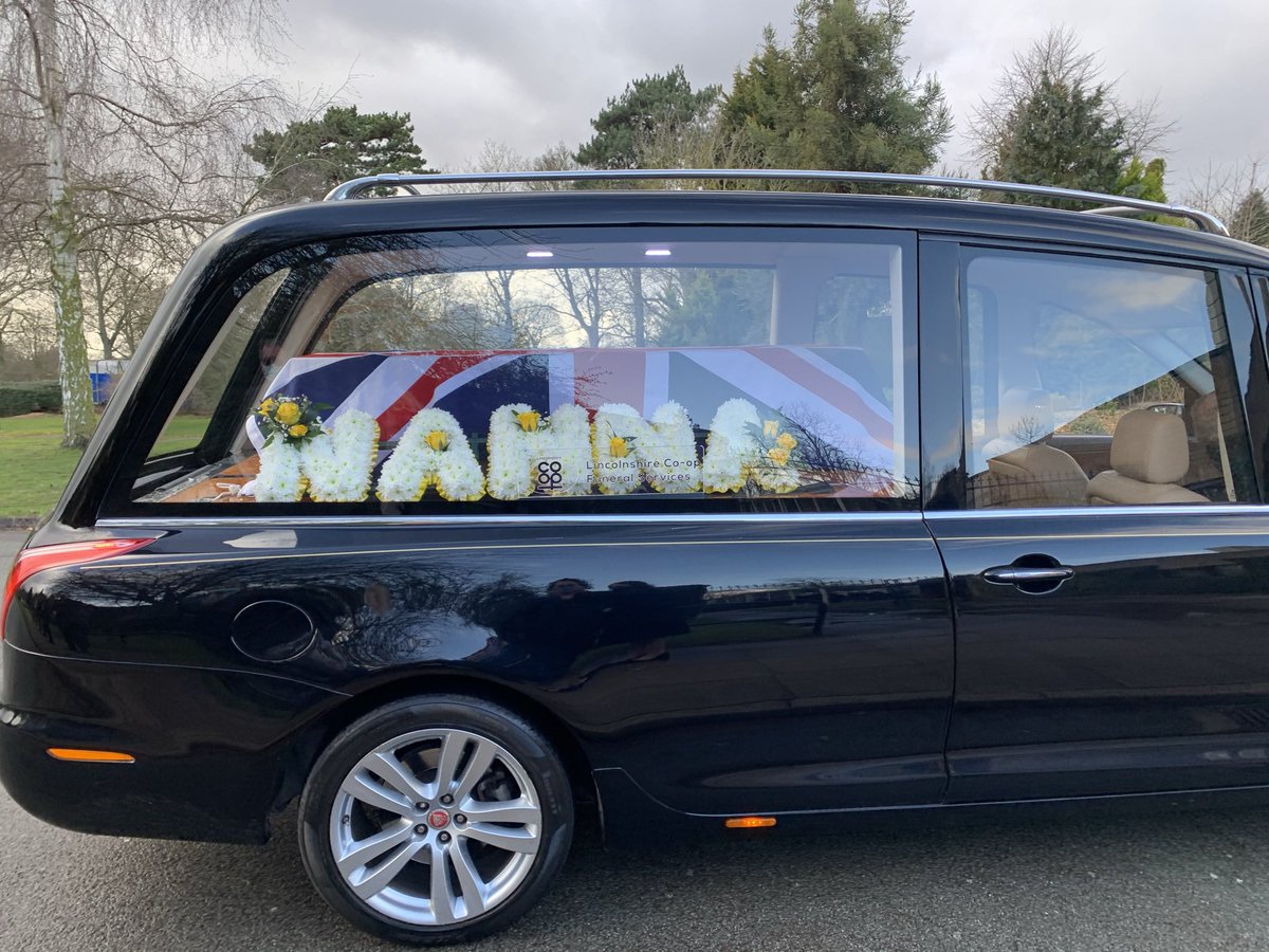 NadinePeatfield's tweet image. I followed the #lockdownrules. I didn’t see my 95 year old Nanna for a year or visit her last Christmas. Do you know when I was finally allowed to see her? February, only because she was dying and there was an ‘end of life’ exception #DowningStreetChristmasParty #OneRuleForThem