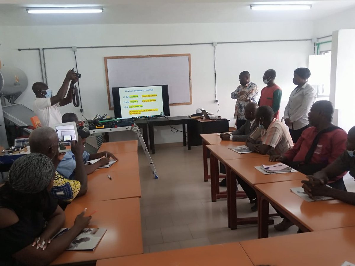 ipnetp's tweet photo. Journée Portes Ouvertes à l'@ipnetp sur la formation en installation sanitaire et électricité photovoltaïque #PFPISPV #giz #ETFP #civedu #kpakpatoya #civ #BMZ #sequa https://t.co/7hylUQgbs9