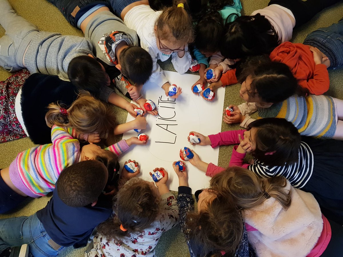 CEParis19Ouest's tweet image. Dans le cadre du projet des cairns de la laïcité mis en œuvre par la @LigueParisEduc, 12 écoles de la Cité éducative ont travaillé sur le thème de la laïcité sur temps scolaire et/ou périscolaire. Demain, les cairns seront érigés par les enfants  dans les écoles ! Bravo !