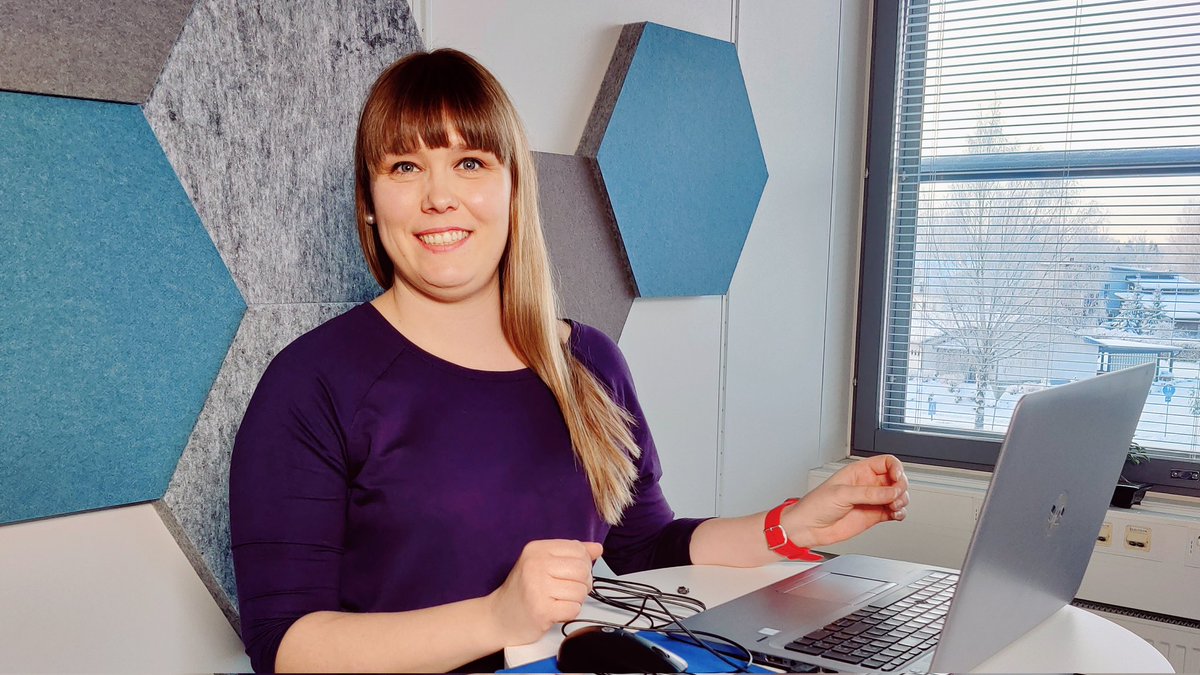 yrittajaopisto's tweet photo. Puolen tunnin päästä starttaillaan Fb&amp;IG-livessä Työnhakuvinkkien kanssa. Asiantuntijana työelämäkoordinaattori Marianne Nikkari. Tule kuulolle 👉 https://t.co/OeCo2LMdpE

#työnhaku #työnhakuvinkit https://t.co/r5uMg8WgS0
