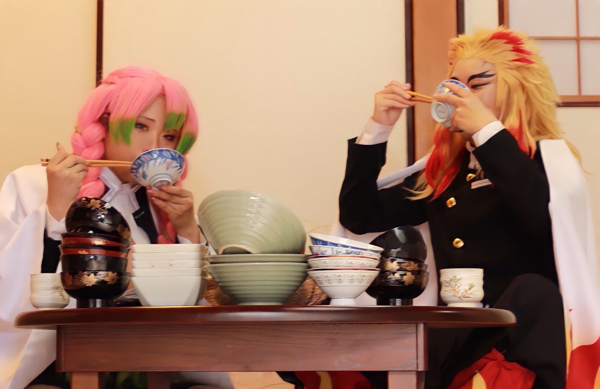 0418Un's tweet photo. ⚠️Cosplay⚠️
鬼滅の刃👹

----------------------------------

いっぱい食べる🔥💖師弟 🍚🍴⑅*॰

----------------------------------

💖……琉楽さん
🔥……汐
撮影……えりちゃん https://t.co/WwKD6DyTER