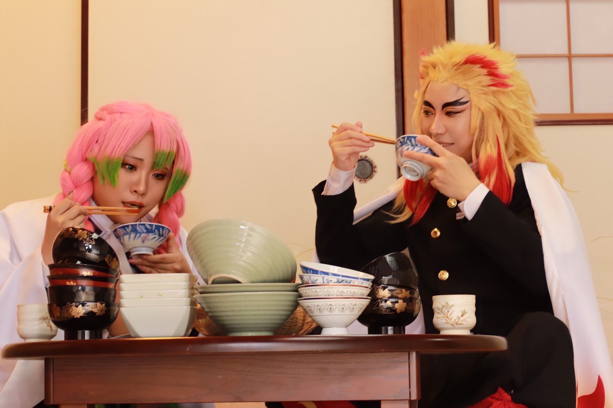 0418Un's tweet photo. ⚠️Cosplay⚠️
鬼滅の刃👹

----------------------------------

いっぱい食べる🔥💖師弟 🍚🍴⑅*॰

----------------------------------

💖……琉楽さん
🔥……汐
撮影……えりちゃん https://t.co/WwKD6DyTER
