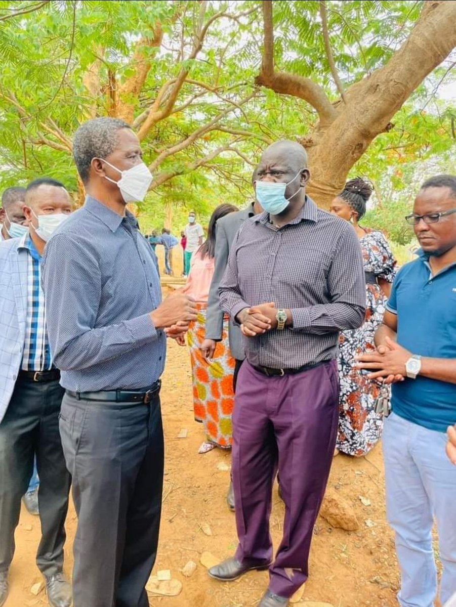 Mwebantu's tweet photo. #TRENDING.

FORMER President Edgar Lungu @EdgarCLungu after attending burial of his late cousin in Lusaka. 

(Picture by Nkani) #Zambia https://t.co/XAVjUPDCh4