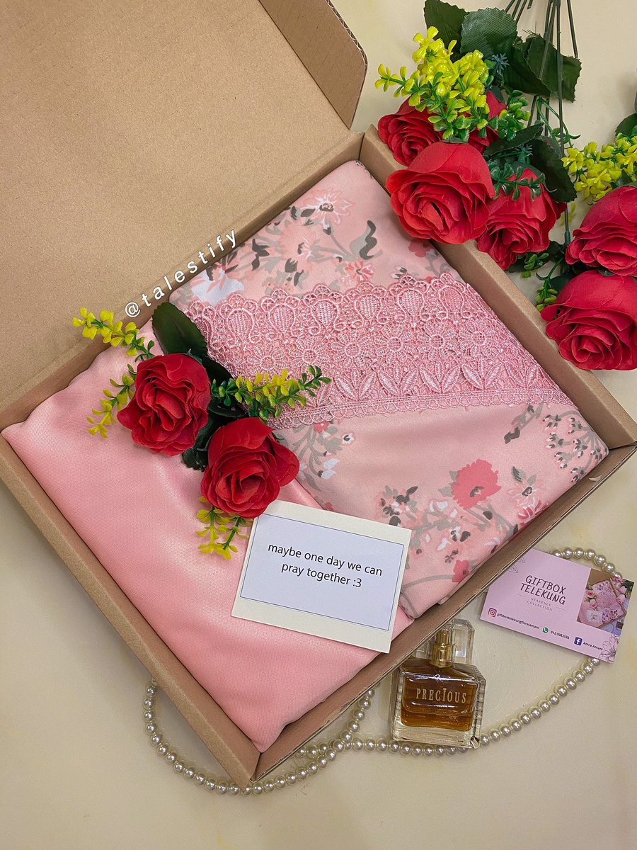 talestify's tweet photo. sukanyaaa both colorsss ni! light grey &amp; pinkkk😍 apa kata birthday bff tahun ni hadiahkan dia telekung baruu🤪 lelagi warna pink tu mmg hot selling tauu😭😭

one giftbox siap bungaa &amp; wish card, rm80 onlyy inc postage!💗🚚

https://t.co/j8ceAGerTy https://t.co/LNiniERc3d