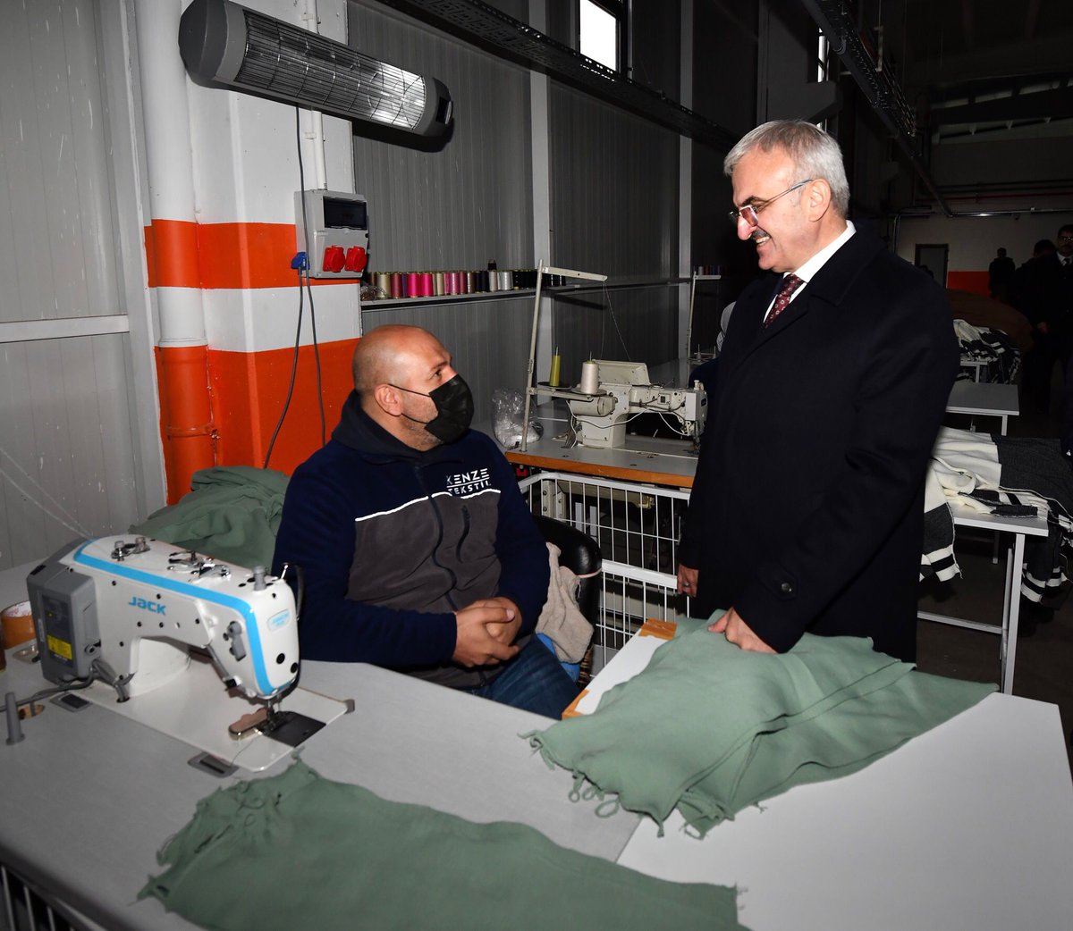 Vali <a href="/munirkaraloglu/">Münir Karaloğlu</a>,

📍#Diyarbakır Tekstil İhtisas Organize Sanayi Bölgesi', nde triko kazak üretimi yapan;

📌Kenze Tekstil Fabrikası’nda incelemelerde bulundu.