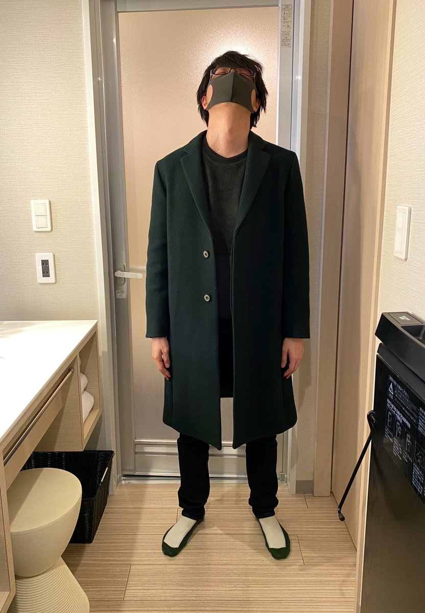 minami_genic566's tweet photo. はじめて部屋着以外でパーカーを買った。

パーカーって年齢的に難しい気がしてたんだけど、丸井で見かけてビビッときて即買いしてしまった。

フードも無いし細かいとこのデザインが凝ってて、そのまま着てもコートの下に着てもいい感じ。

なってきたのはきっと。

#5351PourLesHommes https://t.co/j5aoiG0XGa