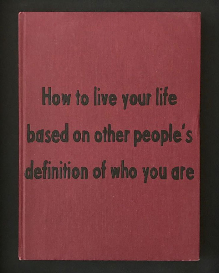 Al3xandrat's tweet image. Fictional self help books 🤔

#BadHumor #Books
