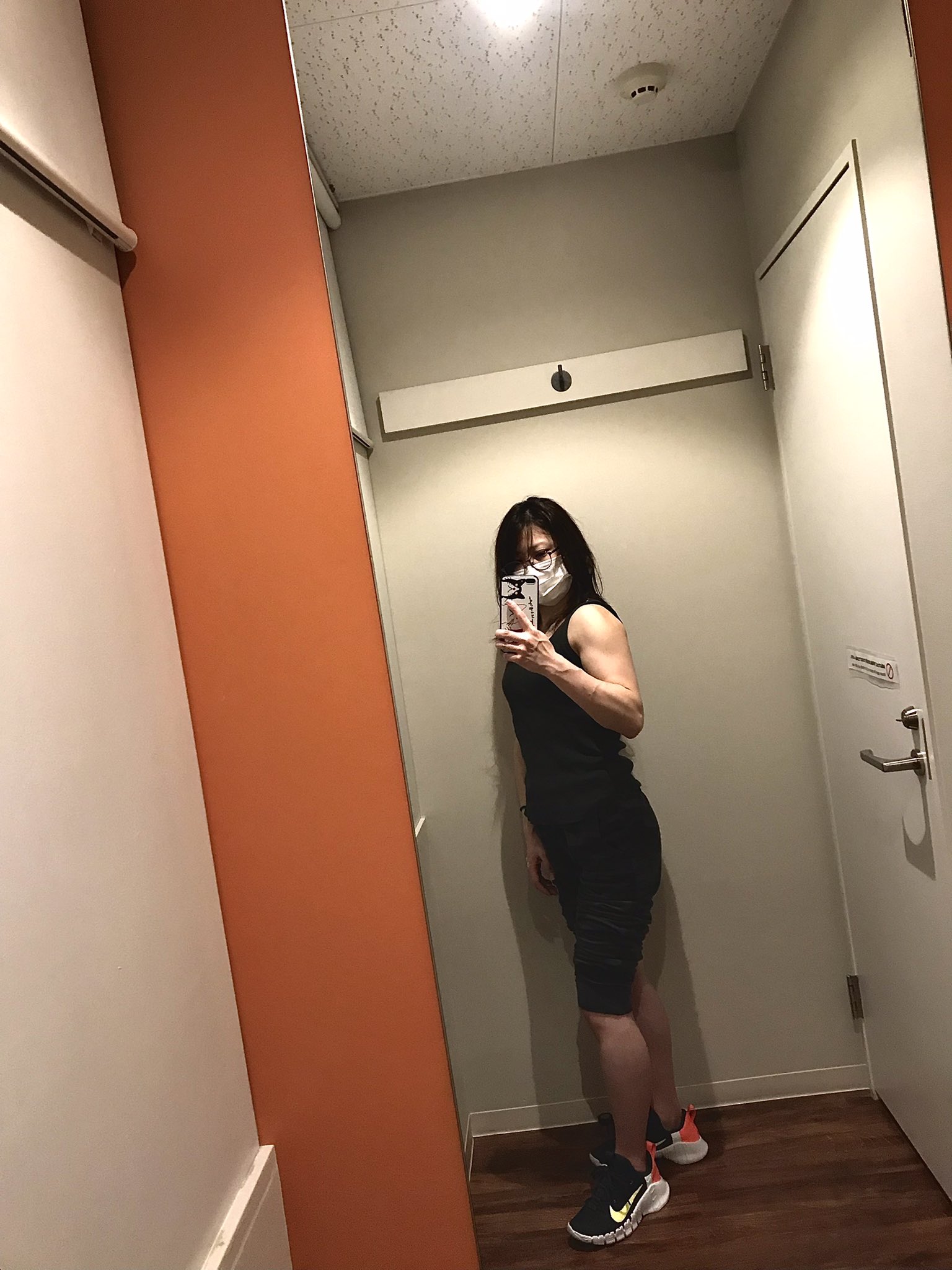 تويتر 新宿の筋肉 على تويتر Rt 01mayuna21 タンクトップが似合うと言われる かっこいい女性になりたいのです 肩も腕も脚もまだまだですね 筋トレ女子 筋肉女子 三角筋 ふくらはぎ ヒラメ筋 T Co B1lxpmf0zd